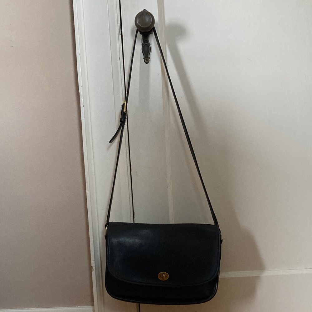 Vintage Coach Black Leather Shoulder Bag